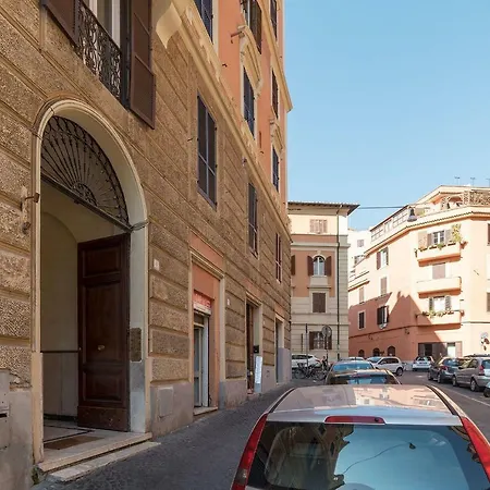 Gianicolo & Trastevere Roomy Flat *